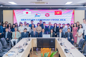 CƠ QUAN JICA TRI ÂN VÀ GHI NHẬN ĐÓNG GÓP CỦA HIỆU TRƯỞNG TRƯỜNG ĐẠI HỌC NGOẠI THƯƠNG – PGS. TS BÙI ANH TUẤN CHO SỰ PHÁT TRIỂN CỦA CỘNG ĐỒNG XÃ HỘI VÀ QUAN HỆ HỢP TÁC HAI NƯỚC VIỆT NAM - NHẬT BẢN 